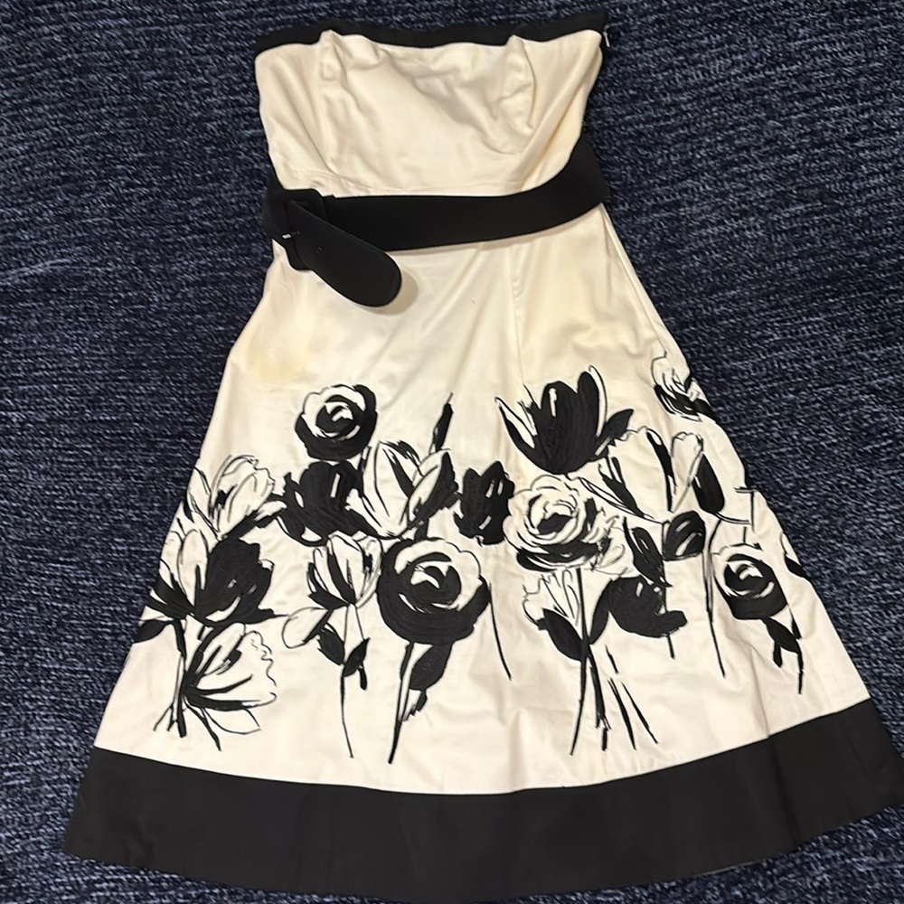 Strapless cocktail dress White House Black Market sz 8 EUC